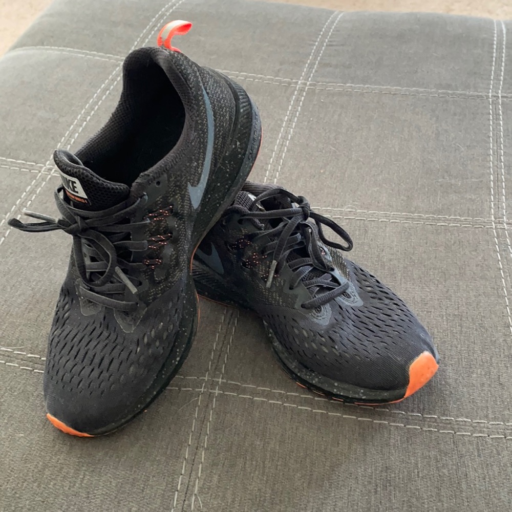 Nike - Shield Zoom Winflow 4